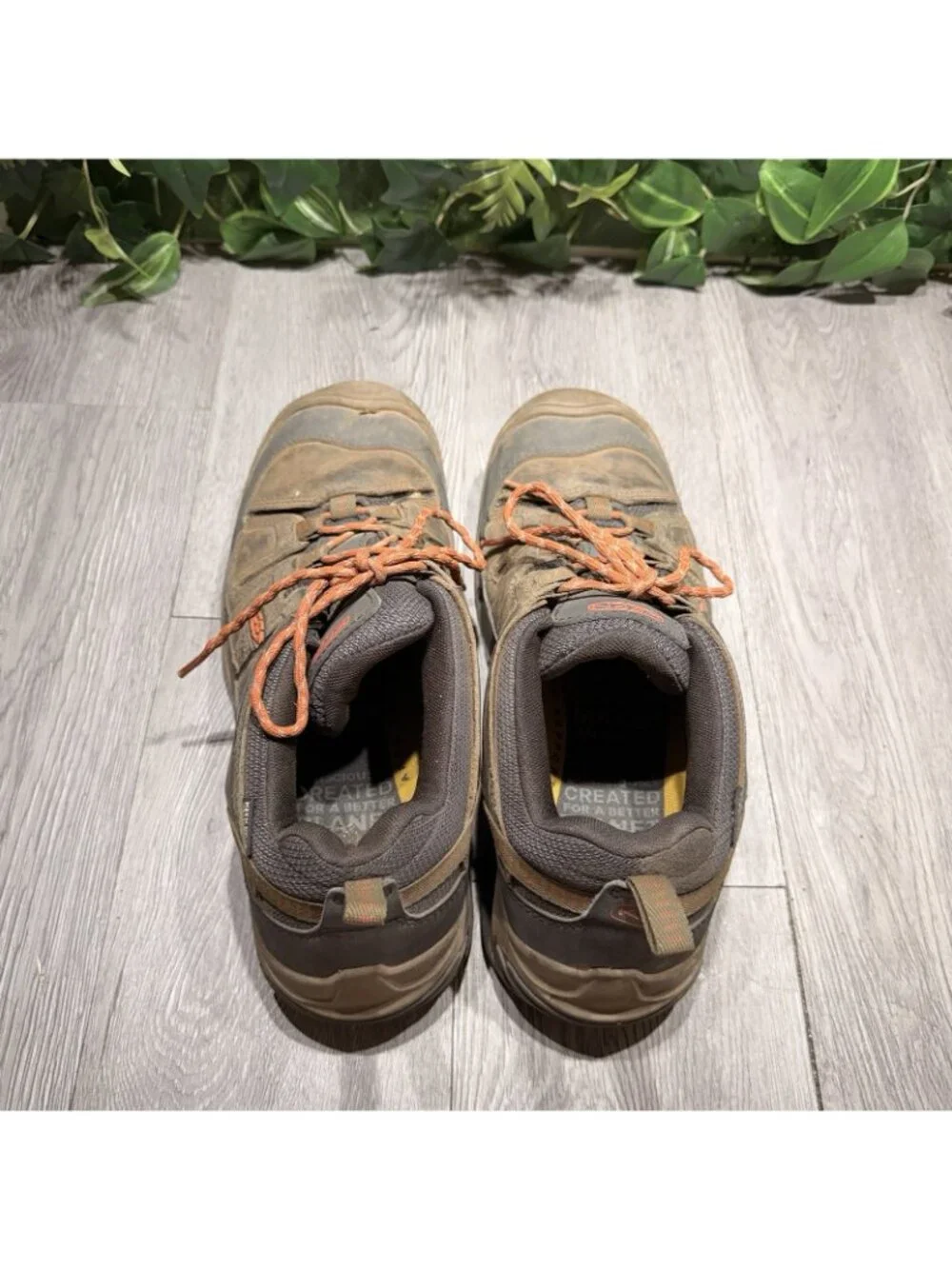 KEEN Circadia Low Waterproof Hiking Shoes Brown Leather MENS 11 Orange